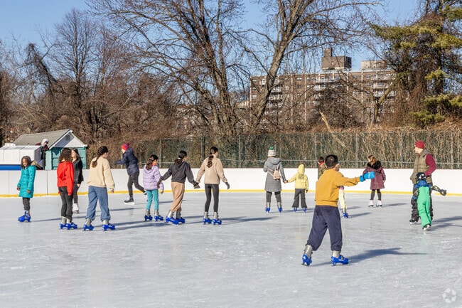 W.W.II Veterans Memorial Ice Rink is part of Clove Lake Park.