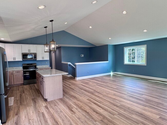 21 Charles St, Enfield, CT 06082 - photo 6