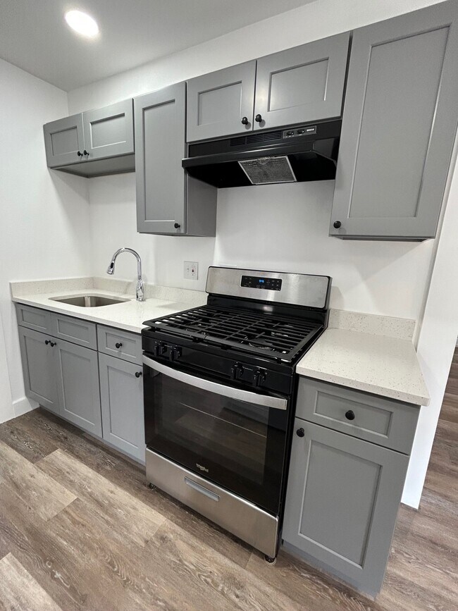 9 7th St Unit EF, Derby, CT 06418