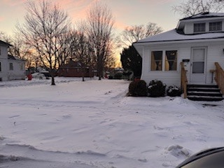 694 Mc Alister Ave, Benton Harbor, MI 49022 - photo 2