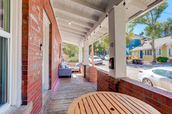 1220 WEst facing porch