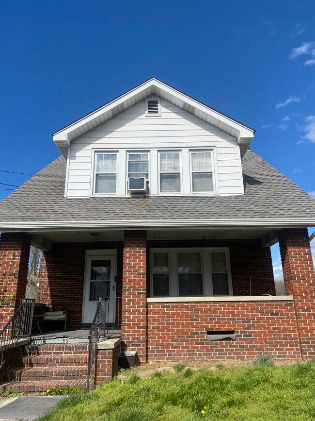 39 Elvin Ave, Penns Grove, NJ 08069