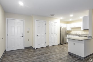 2 Bow Ln, Bedford, NH 03110