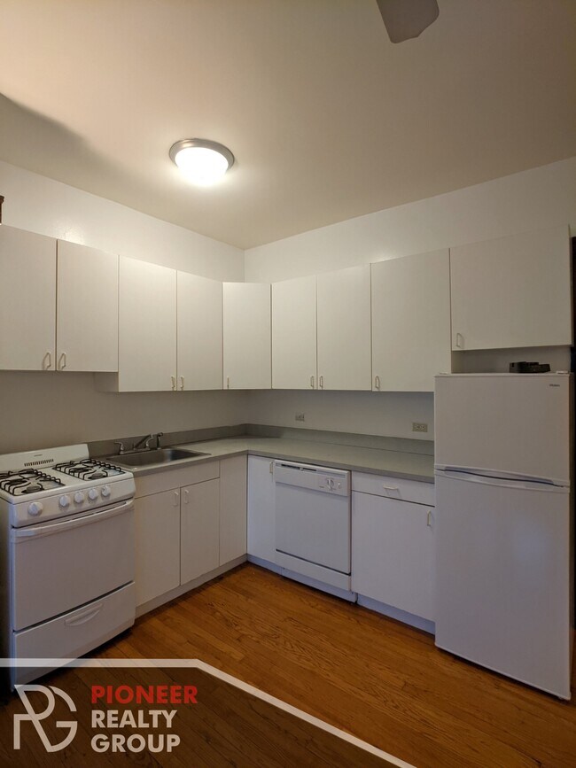 820 W Waveland Ave unit 816-02, Chicago, IL 60613 - photo 4