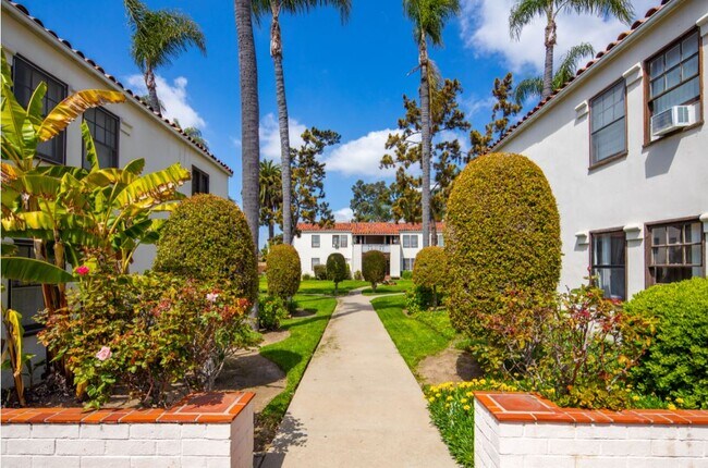 Las Palmas Apartments, San Diego, CA 92115 - photo 2