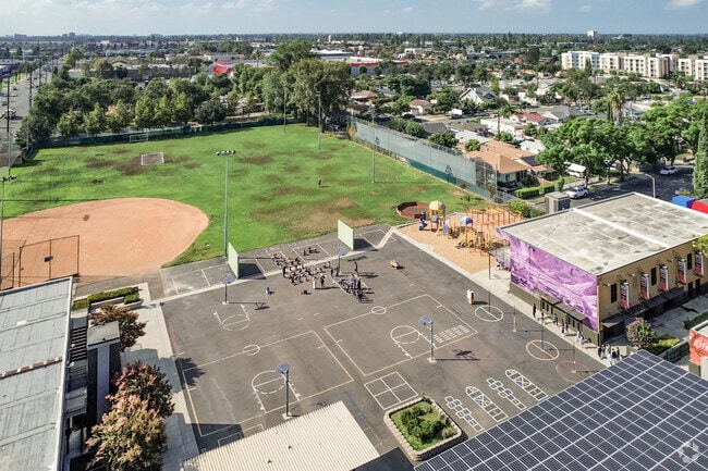 Maple Elementary School staff and parents elevate the Fullerton community.