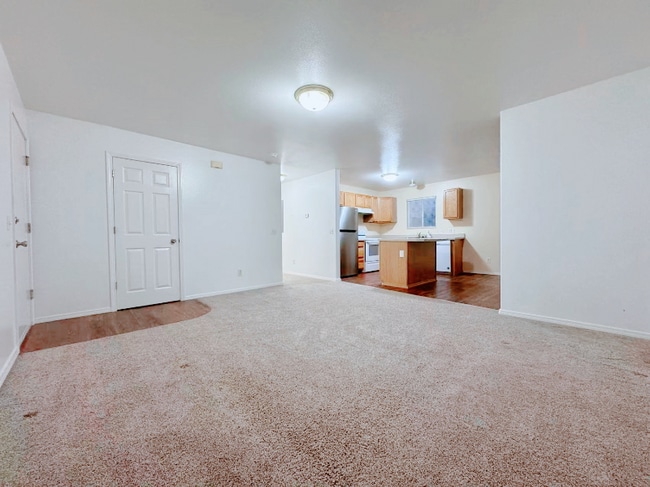 9033 Dewberry St unit 4, Anchorage, AK 99502 - photo 4