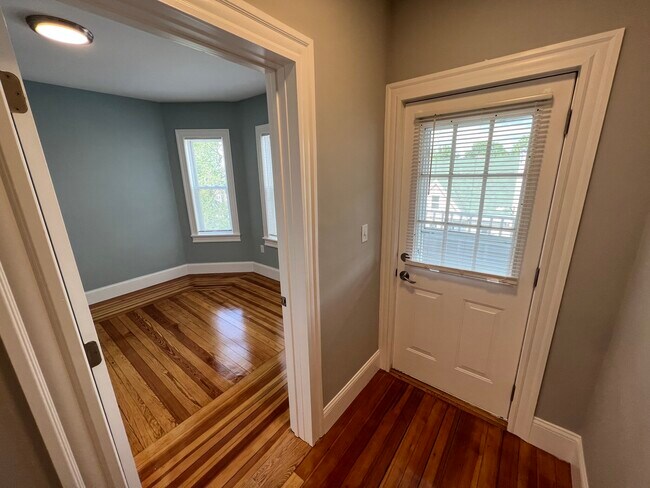 33 Hancock St unit 3, Somerville, MA 02144 - photo 2