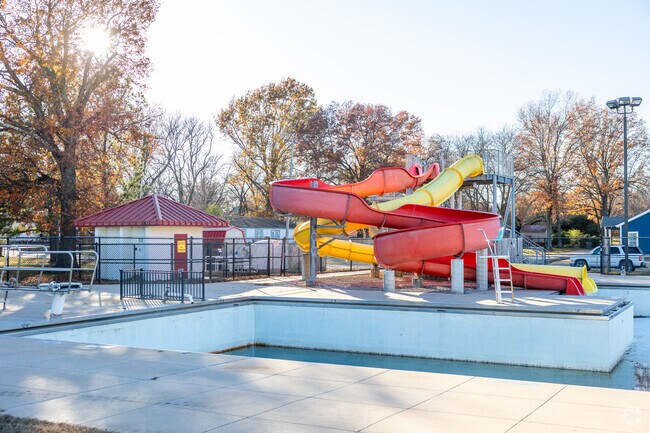 The Central Wagoner water park is right next to Maple park.