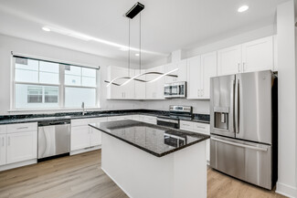 325 E Irving Ave, Madison Heights, MI 48071