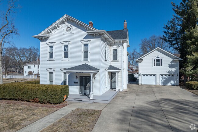 Many colonial inspired homes with updated interiors can be found throughout Pekin.