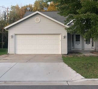 227 E Mill St, Poynette, WI 53955