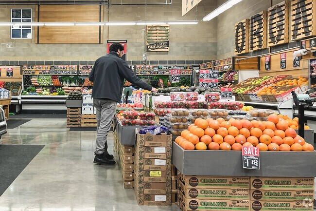 Nearby Fork Lift provides organic produce to Shingle Springs residents.
