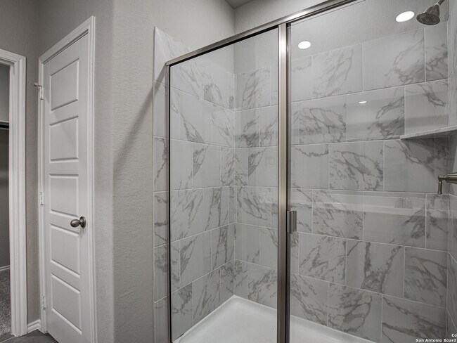 300 Ivy Rd, Seguin, TX 78155 - photo 6