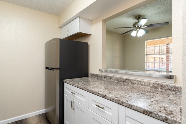 Tia Maria, Carlsbad, NM 88220 - photo 2