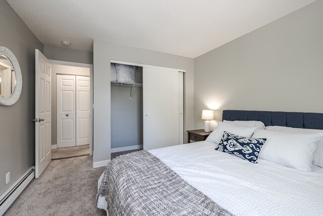 Royal Oaks Apartments, Eagan, MN 55122 - photo 6