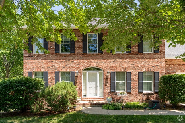Bedford Walk has several Colonial-inspired homes along its streets.