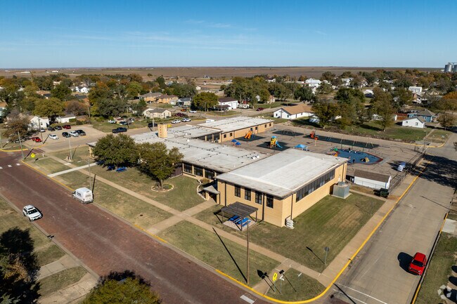 Simpson Elementary in Russell serves kindergarten and first grade.