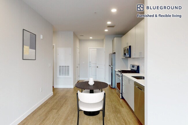 290 Mishawum Rd unit FL2-ID4566A, Woburn, MA 01801 - photo 4