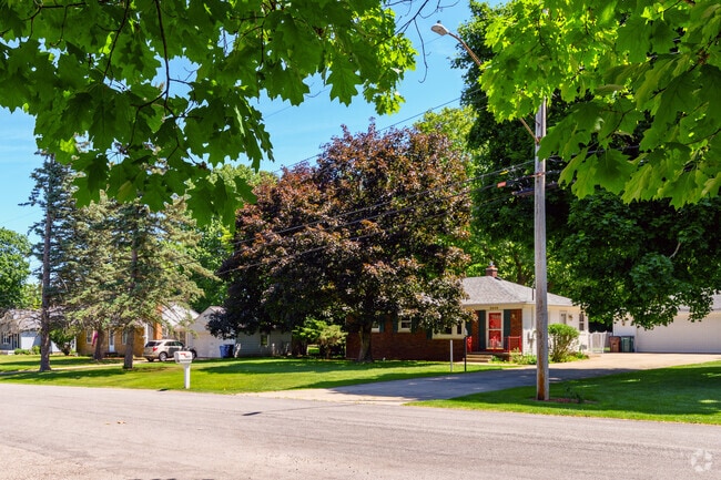 Ranch homes are a common housing style in the Forest View neighborhood.