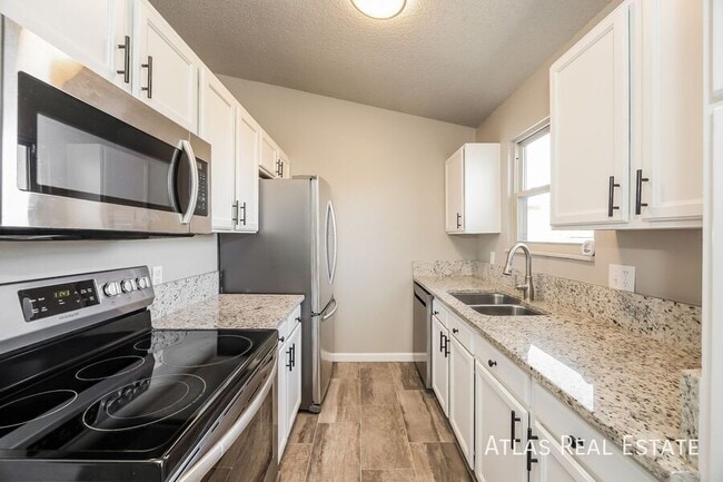 2115 Bainbridge Rd, Colorado Springs, CO 80916 - photo 5