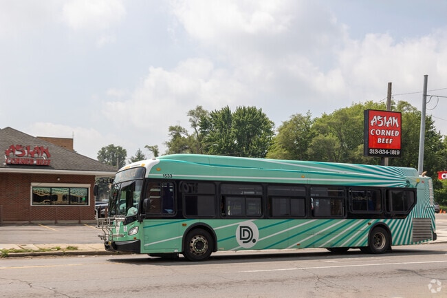 Public transportation is easily accessible in and around Chalfonte.