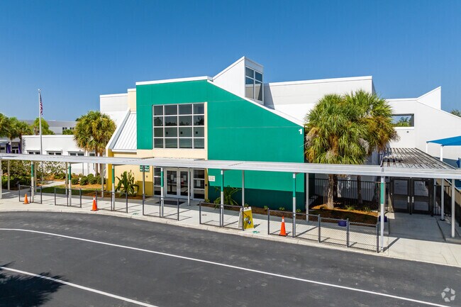 Gulf Gate Elementary has 700 students in grades PK, K-5.