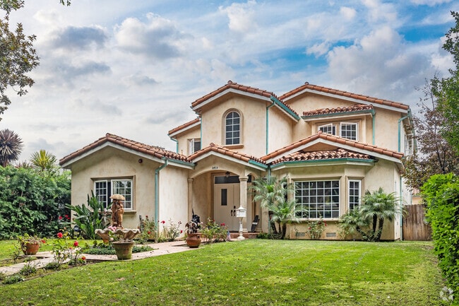 Large multi-story houses are an architectural beauty in parts of the Pico neighborhood.