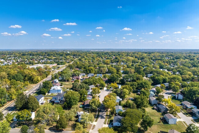 Forest Ridge Quail Hollow residents enjoy a perfect blend of city life and green serenity.