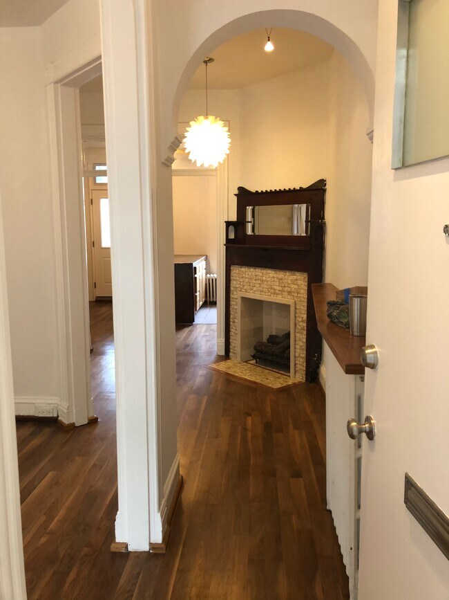 1212 Linden Place NE Unit Home, Washington, DC 20002