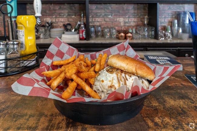 ACES GARAGE Bat & Grill serves freshly prepared burgers in Minooka, IL.