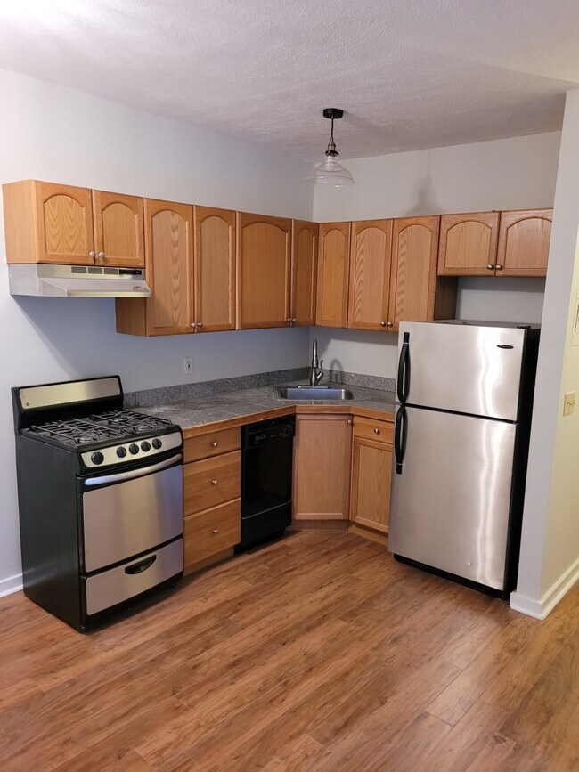 9 Garden Ct, Boston, MA 02113