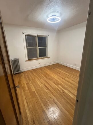 2408 E 77th St Unit 2A, Chicago, IL 60649