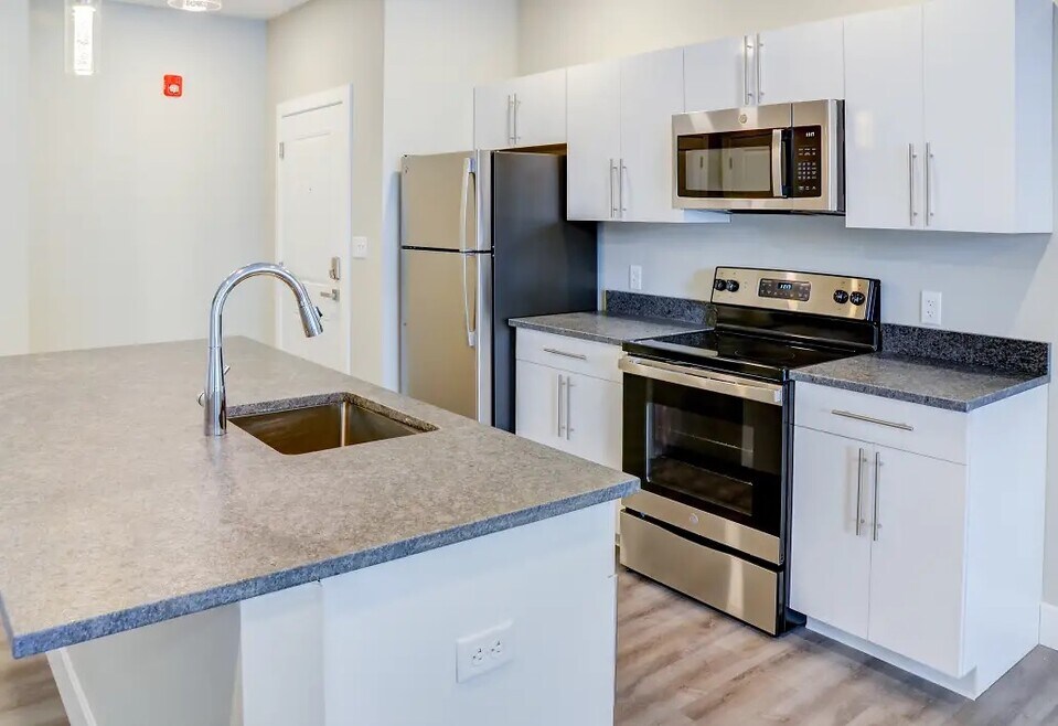 Spinnaker Brook, Milford, CT 06460 - photo 1