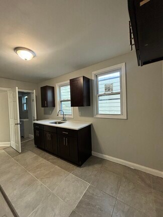 591 S 19th St Unit 2, Newark, NJ 07103
