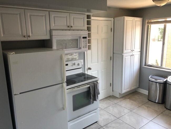 3442 Warren Rd, Cleveland, OH 44111 - photo 3