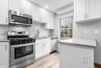 5835-5851 N High St, Worthington, OH 43085