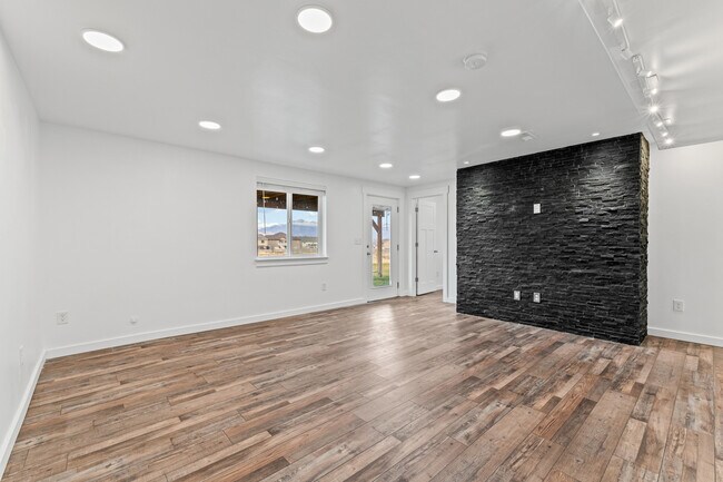 4883 E Silver Ridge Rd, Eagle Mountain, UT 84005 - photo 5