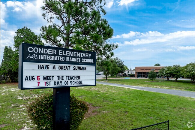L.W. Conder Elementary School in Woodfield is an arts integration magnet school.