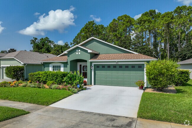 Grande Preserve One residents pride themselves on well manicured landscaping.