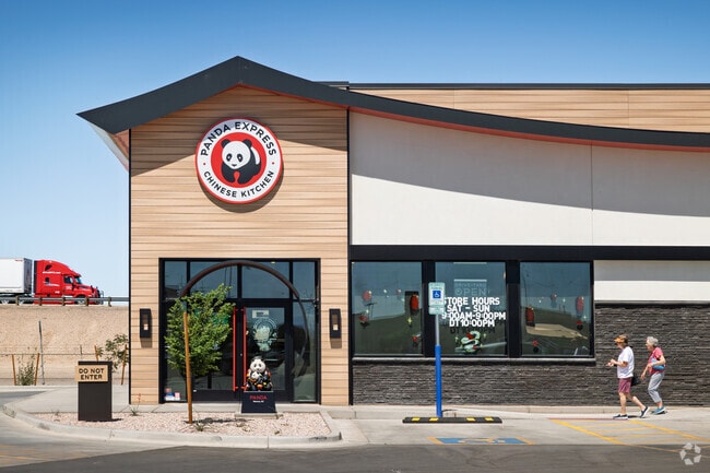 Find fast food spots like Panda Express near San Lucas.