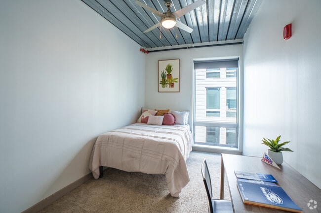 2BR, 1BA - 741SF - Bedroom