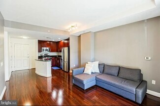 525 N Fayette St Unit 121, Alexandria, VA 22314