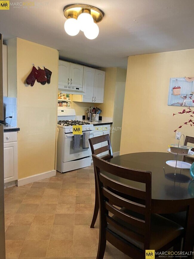 337 Dorchester St Unit 1, Boston, MA 02127