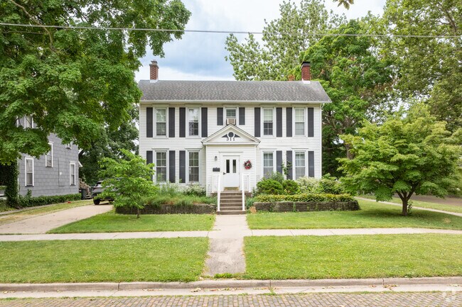 Dutch Colonials are popular in Downtown Champaign.