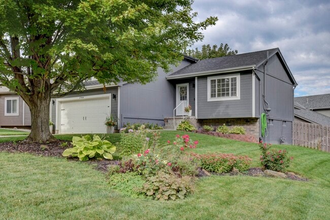 17904 Karen Cir, Omaha, NE 68135 - photo 3