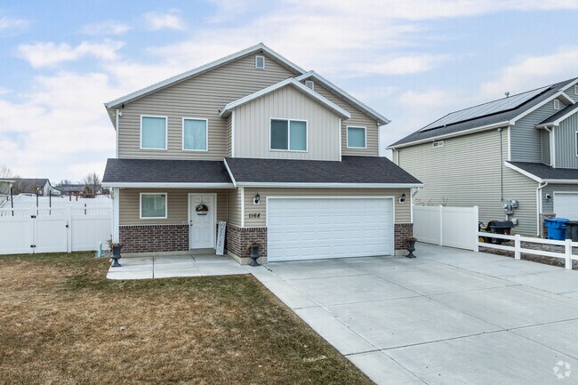 Enjoy comfortable homes with large yards in Nibley.
