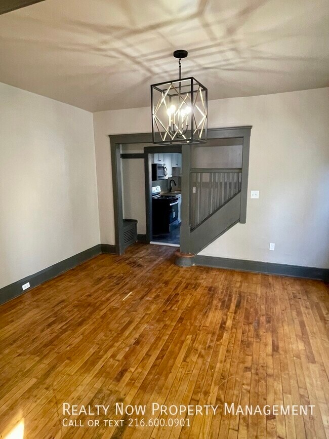 2043 W 101st St unit 1, Cleveland, OH 44102 - photo 3