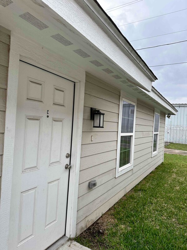 2212 Northridge Ave unit D, Harlingen, TX 78550 - photo 3