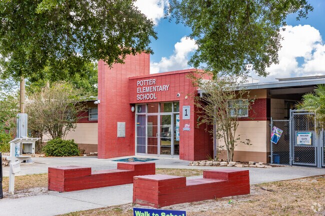 Potter Elementary School has 441 students in grades PK and K-5.